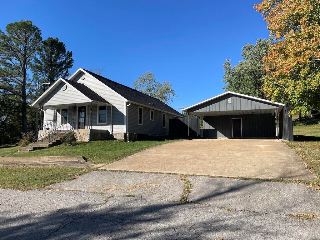 801 Patton Avenue, Cabool, MO 65689