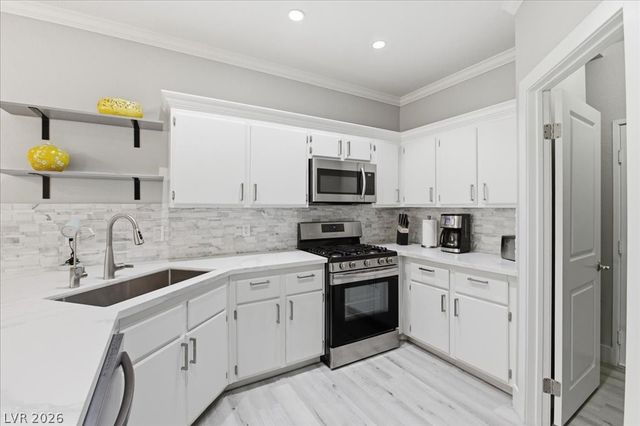 251 South Green Valley Parkway 5311, Henderson, NV 89012