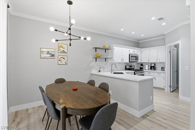 251 South Green Valley Parkway 5311, Henderson, NV 89012