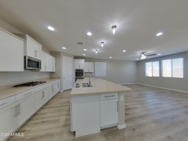 4122 W FEDERAL Way, San Tan Valley, AZ 85144