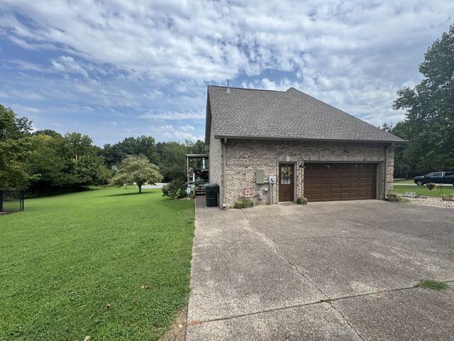 2044 Laura Ln, Springfield, TN 37172