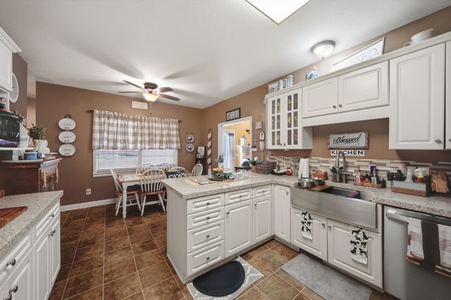 2044 Laura Ln, Springfield, TN 37172