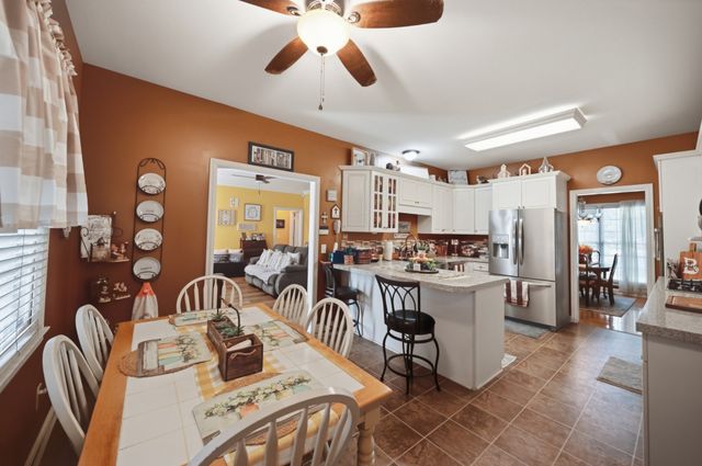 2044 Laura Ln, Springfield, TN 37172
