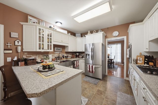 2044 Laura Ln, Springfield, TN 37172
