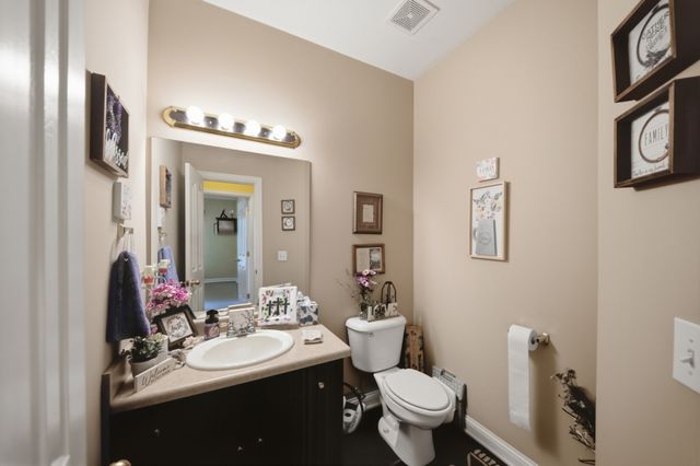 2044 Laura Ln, Springfield, TN 37172