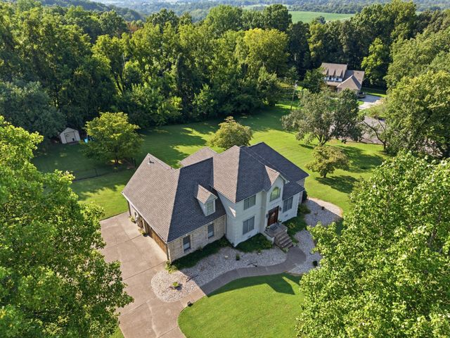 2044 Laura Ln, Springfield, TN 37172
