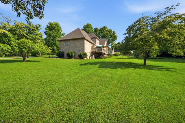2044 Laura Ln, Springfield, TN 37172