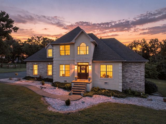 2044 Laura Ln, Springfield, TN 37172