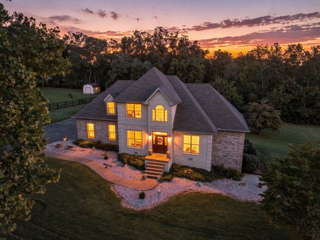 2044 Laura Ln, Springfield, TN 37172