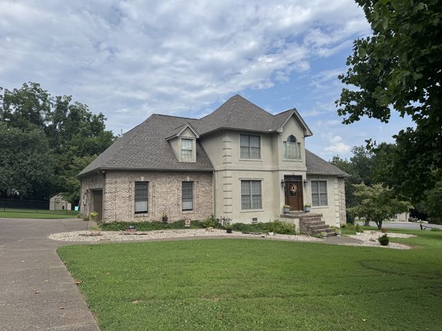2044 Laura Ln, Springfield, TN 37172