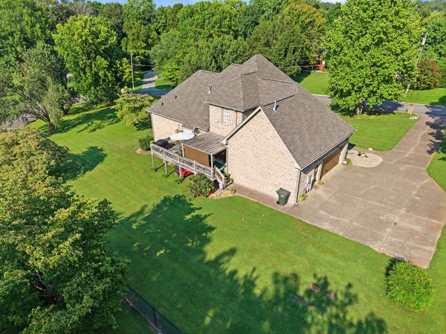 2044 Laura Ln, Springfield, TN 37172