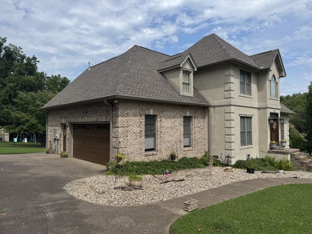 2044 Laura Ln, Springfield, TN 37172