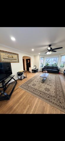 4940 Estes Avenue, Skokie, IL 60077