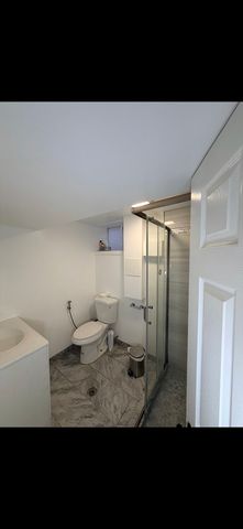 4940 Estes Avenue, Skokie, IL 60077