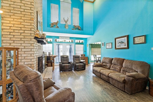 944 Land Of Goshen Drive, Springtown, TX 76082