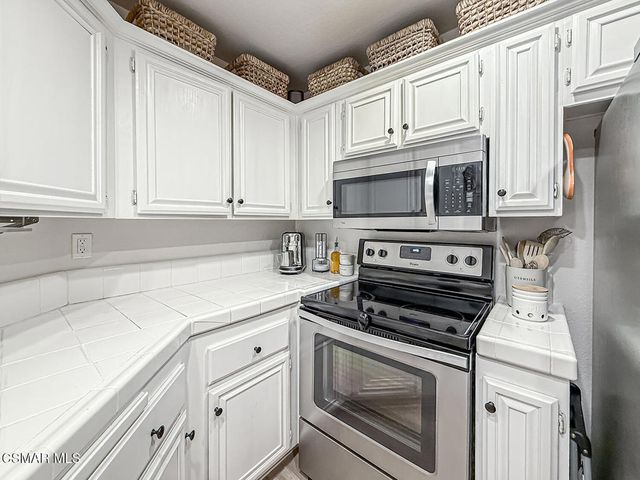 5837 Oak Bend Lane 302, Oak Park, CA 91377