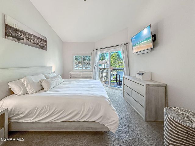 5837 Oak Bend Lane 302, Oak Park, CA 91377