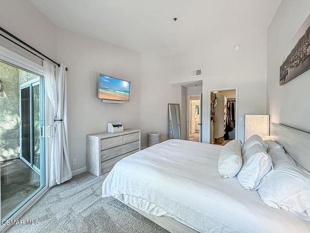 5837 Oak Bend Lane 302, Oak Park, CA 91377