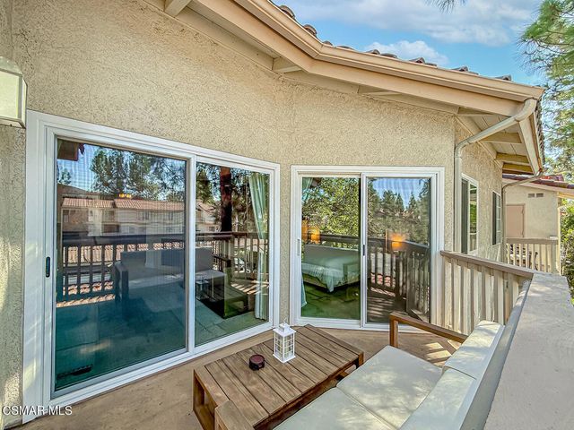 5837 Oak Bend Lane 302, Oak Park, CA 91377
