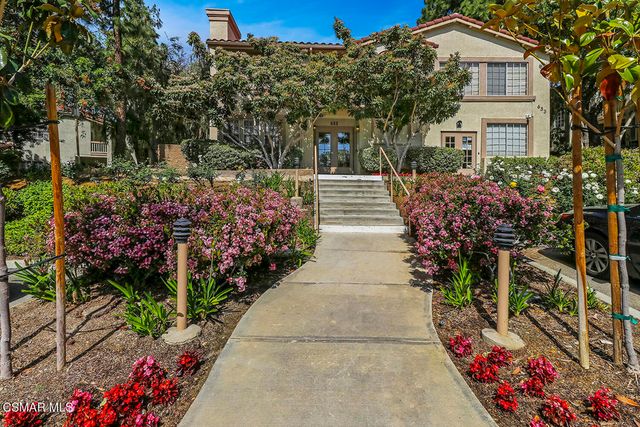 5837 Oak Bend Lane 302, Oak Park, CA 91377