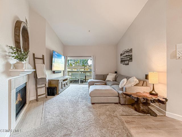 5837 Oak Bend Lane 302, Oak Park, CA 91377