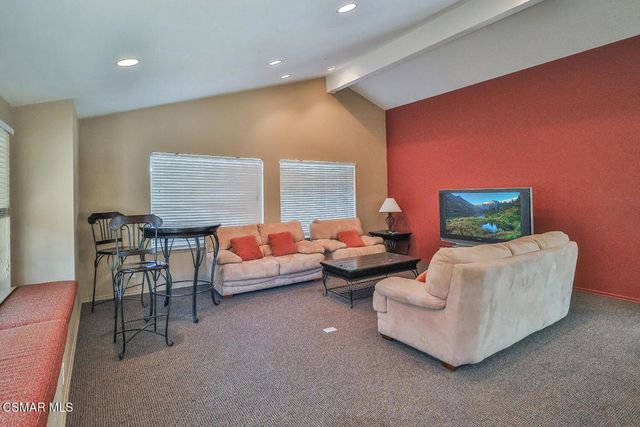 5837 Oak Bend Lane 302, Oak Park, CA 91377
