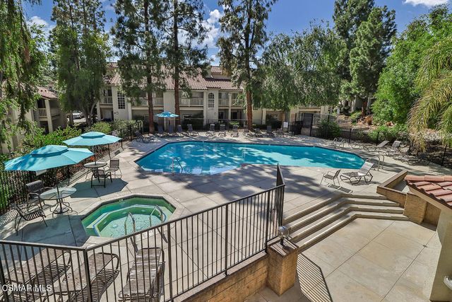 5837 Oak Bend Lane 302, Oak Park, CA 91377