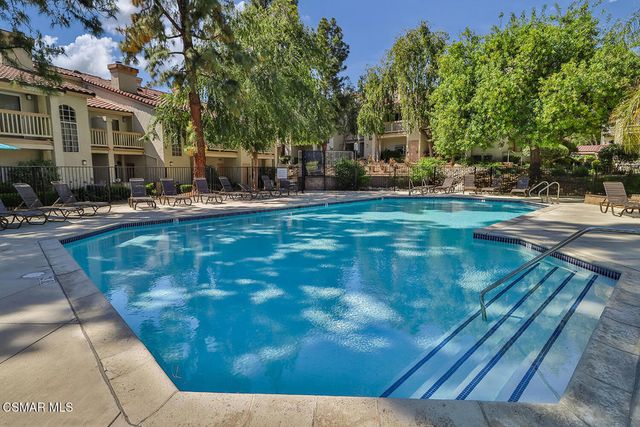 5837 Oak Bend Lane 302, Oak Park, CA 91377