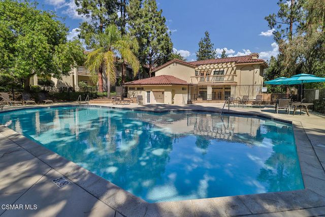 5837 Oak Bend Lane 302, Oak Park, CA 91377