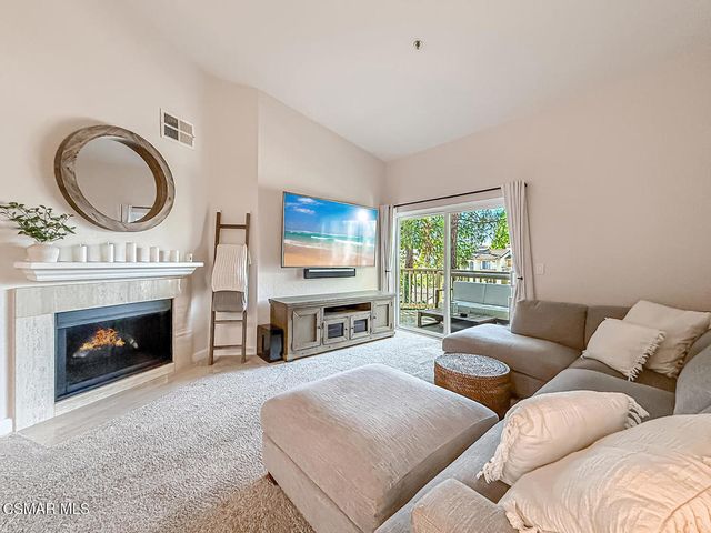 5837 Oak Bend Lane 302, Oak Park, CA 91377