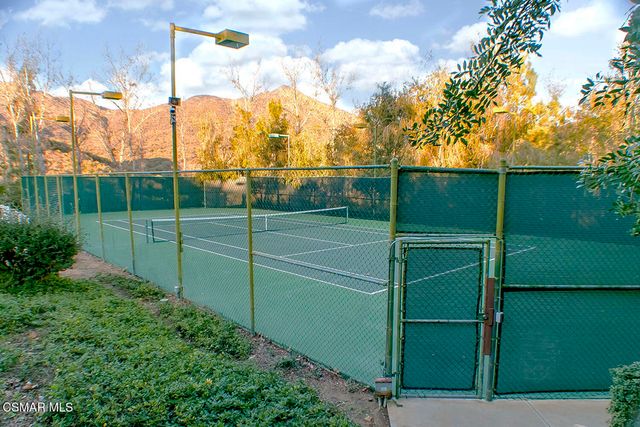 5837 Oak Bend Lane 302, Oak Park, CA 91377