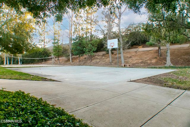 5837 Oak Bend Lane 302, Oak Park, CA 91377