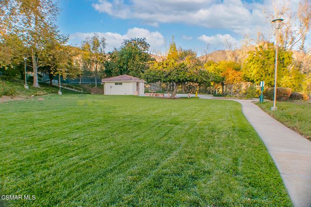 5837 Oak Bend Lane 302, Oak Park, CA 91377