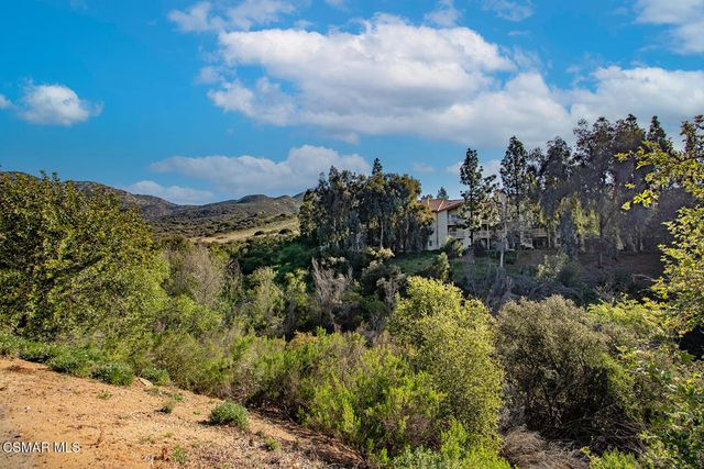 5837 Oak Bend Lane 302, Oak Park, CA 91377