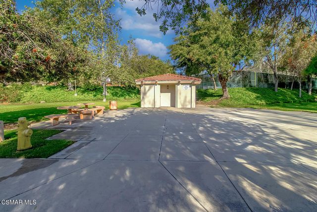 5837 Oak Bend Lane 302, Oak Park, CA 91377