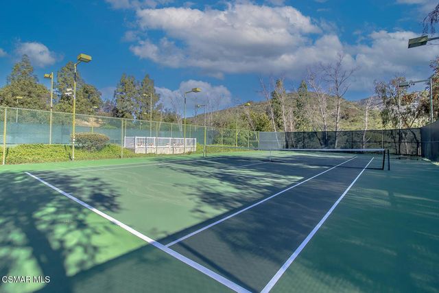 5837 Oak Bend Lane 302, Oak Park, CA 91377