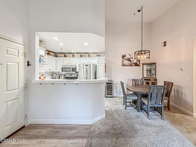 5837 Oak Bend Lane 302, Oak Park, CA 91377