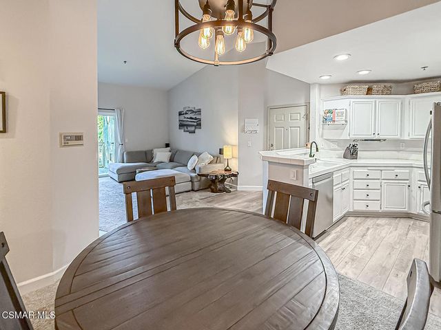 5837 Oak Bend Lane 302, Oak Park, CA 91377
