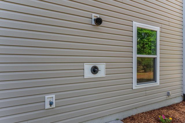 1827 Waterway Drive, Baker, FL 32531