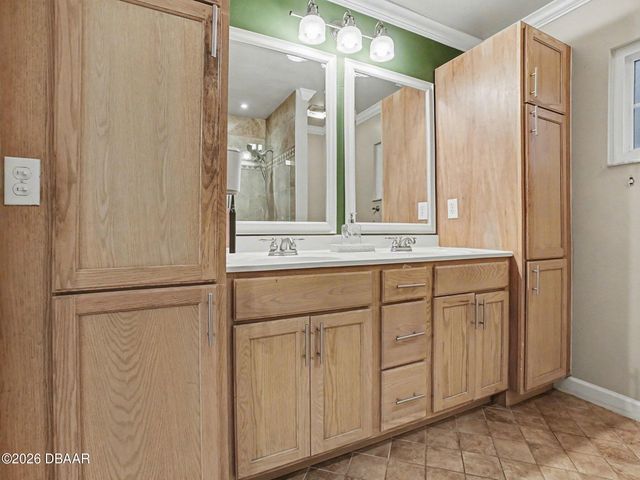 112 W Greentree Lane, Lake Mary, FL 32746