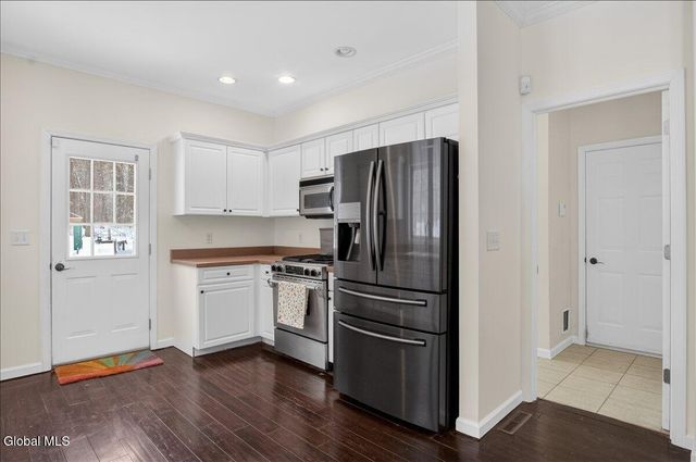 11 Grants Way, Moreau, NY 12831