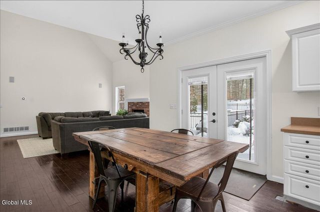 11 Grants Way, Moreau, NY 12831