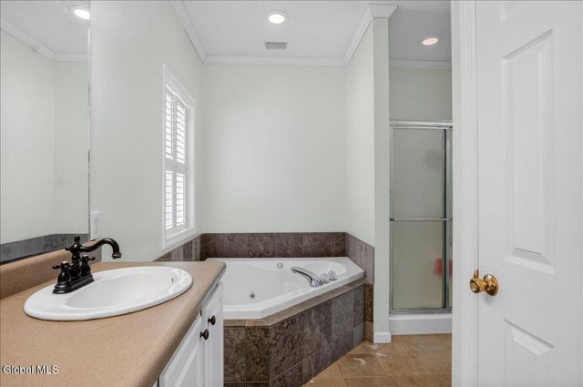 11 Grants Way, Moreau, NY 12831