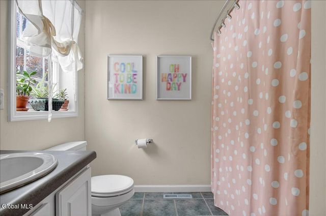 11 Grants Way, Moreau, NY 12831