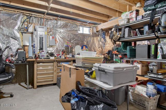 11 Grants Way, Moreau, NY 12831