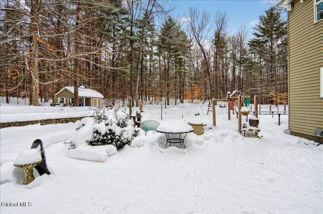 11 Grants Way, Moreau, NY 12831