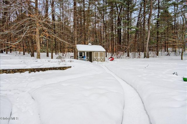 11 Grants Way, Moreau, NY 12831