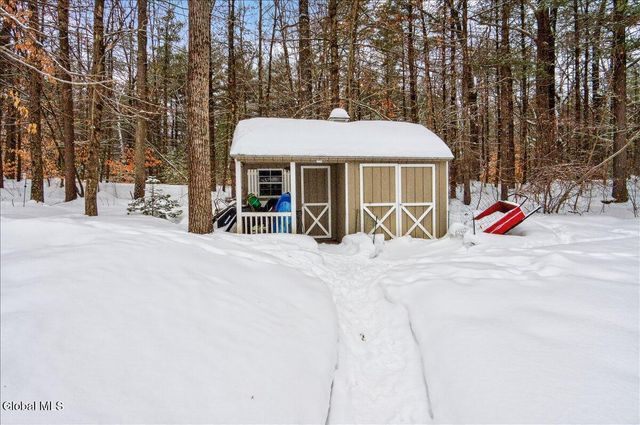 11 Grants Way, Moreau, NY 12831