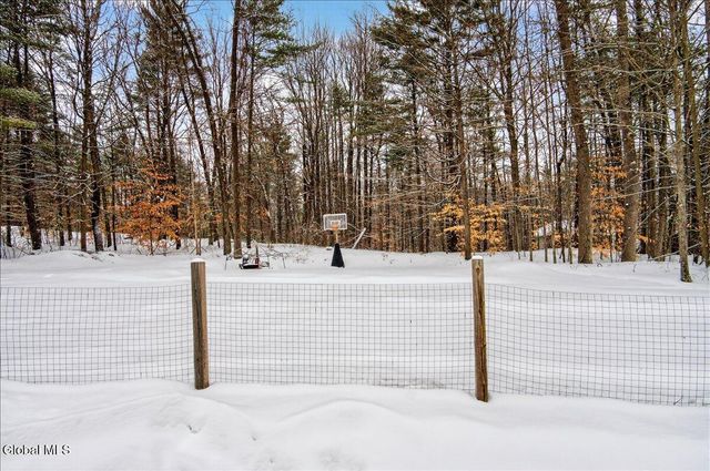 11 Grants Way, Moreau, NY 12831