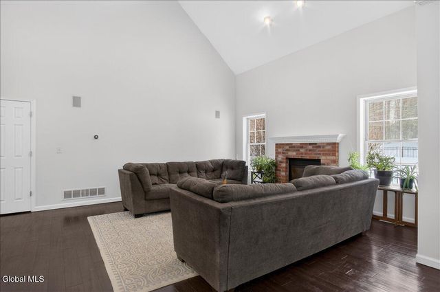 11 Grants Way, Moreau, NY 12831